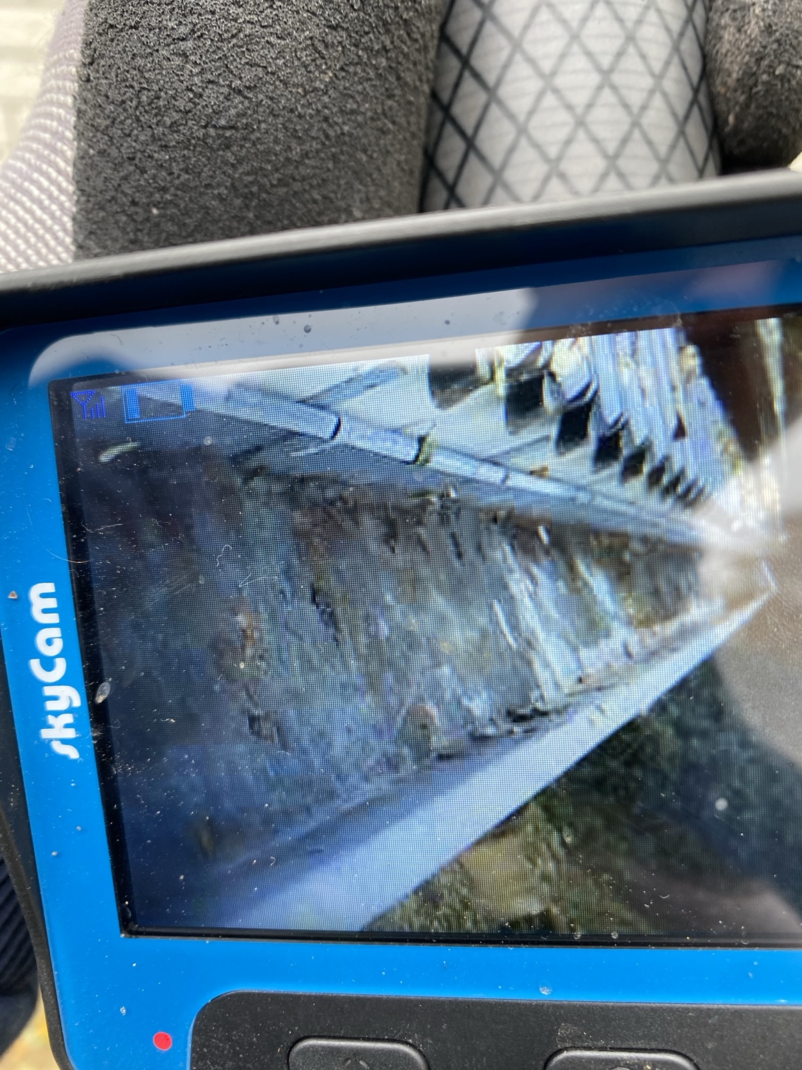 Inspectiecamera toont vuil in de dakgoot